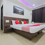 Oyo 7065 Hotel Surya Palace