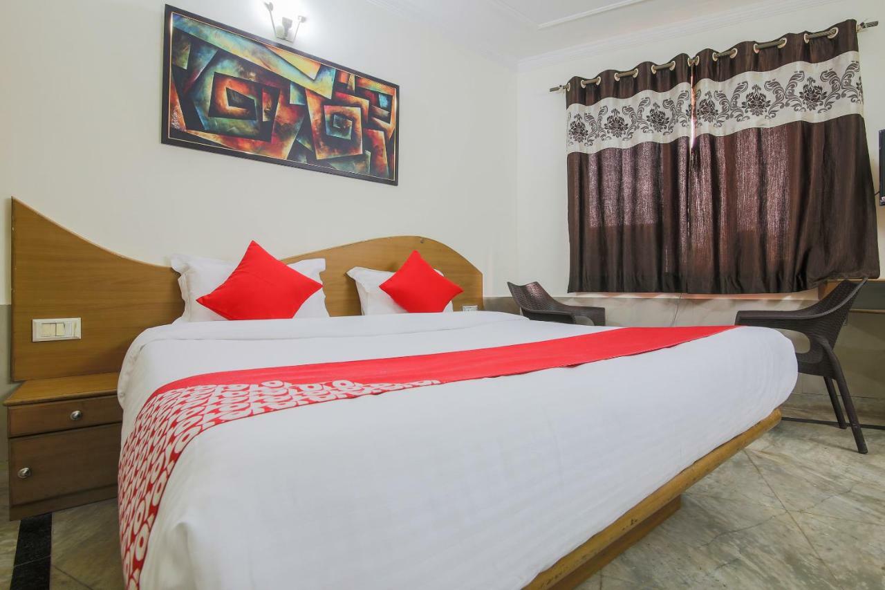 Oyo 7065 Surya Palace Hotel
