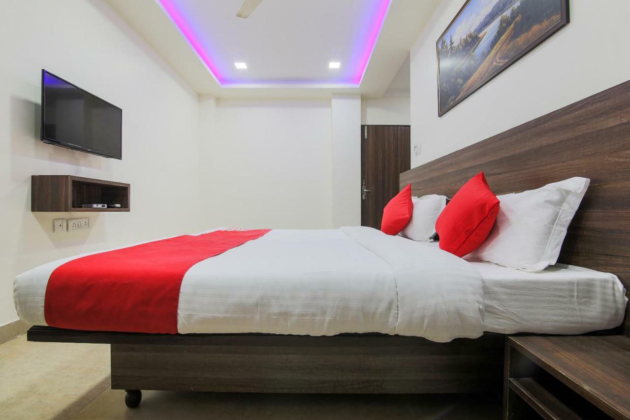 Oyo 7065 Surya Palace Hotel