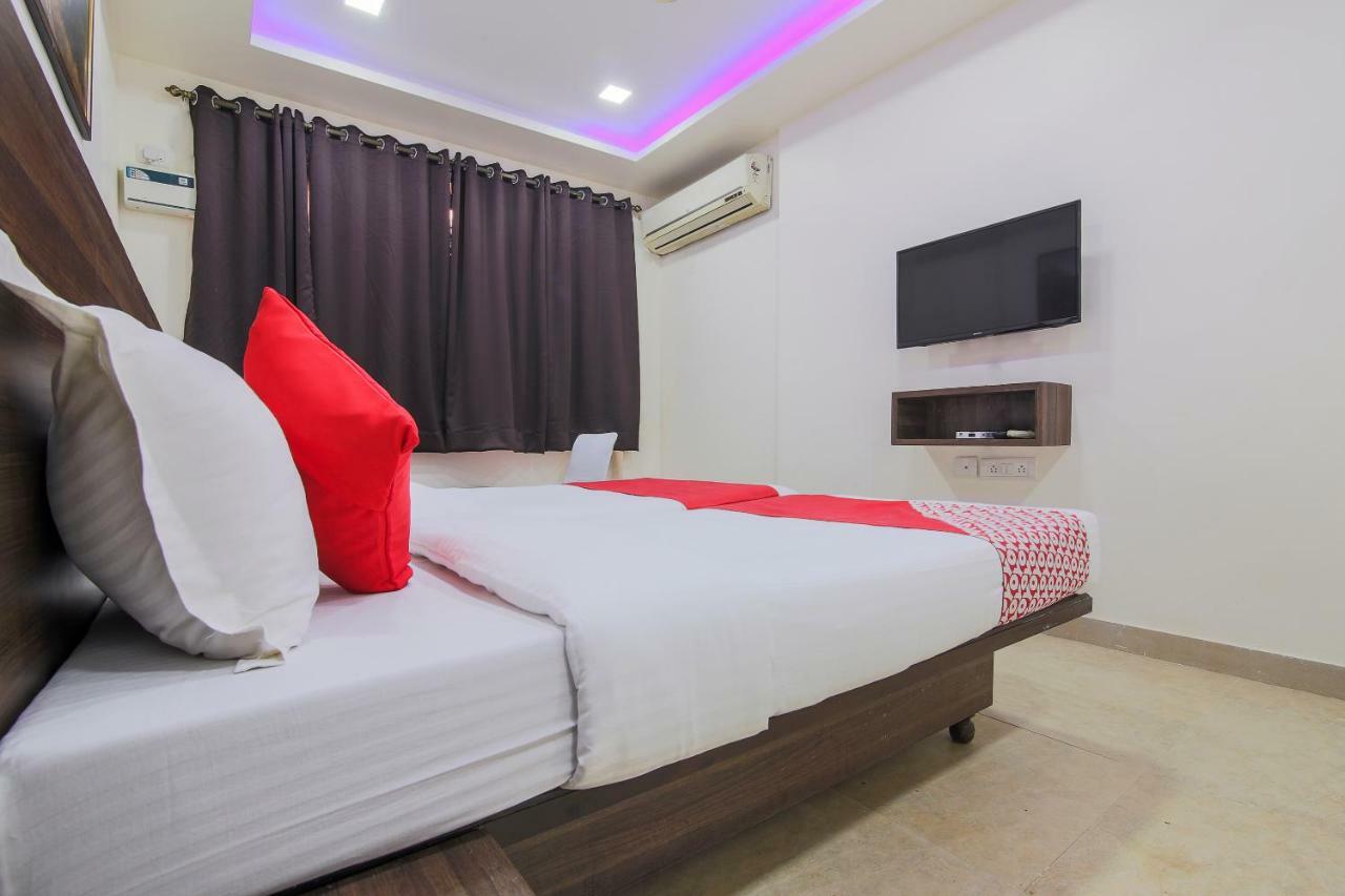 Hotel Oyo 7065 Surya Palace 3*