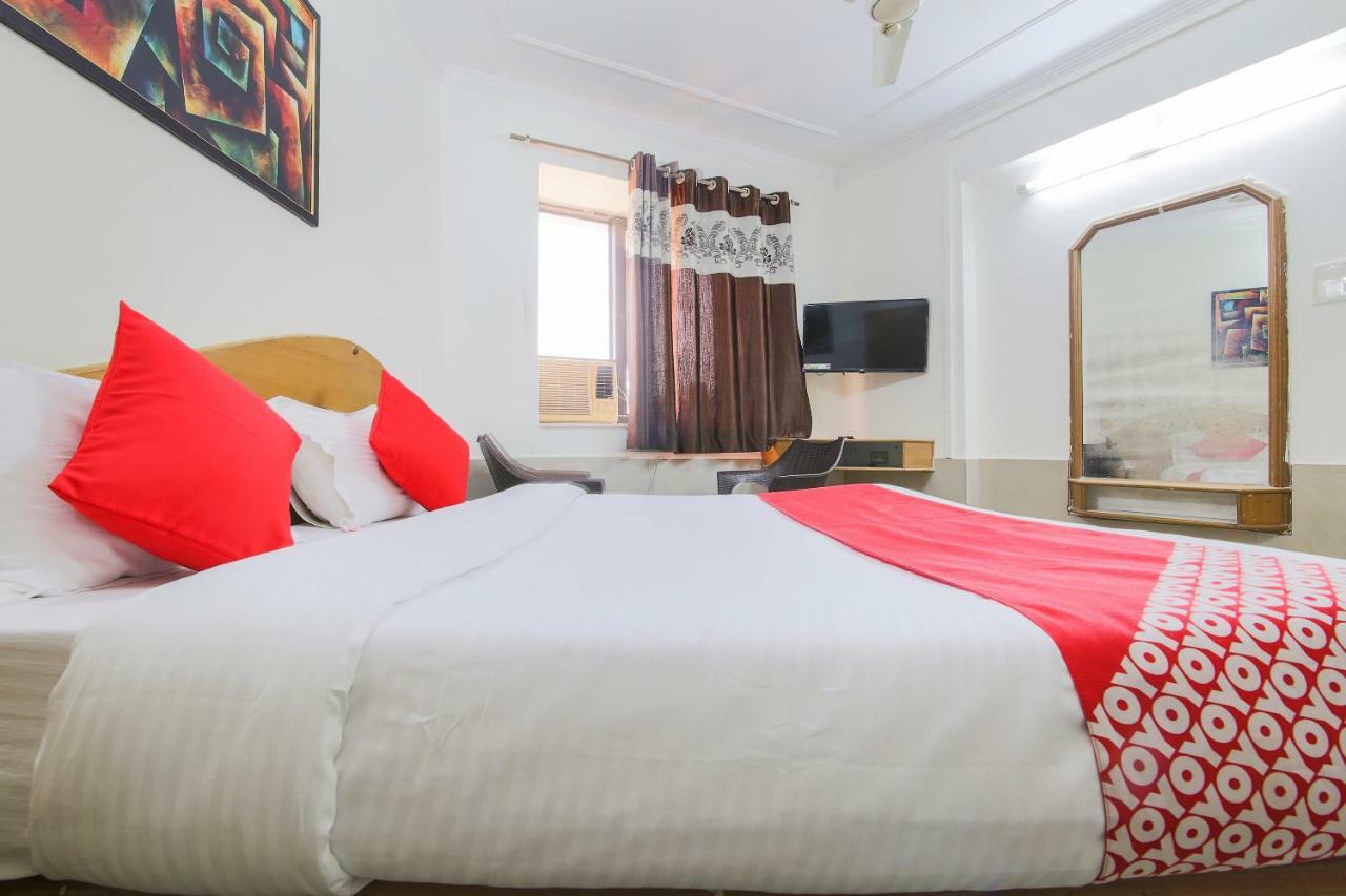 Oyo 7065 Surya Palace Hotel 3*